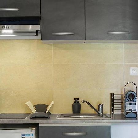 Le Saint-Gilles - Studio A St-Gilles-Les-Bains - Situe Dans Residence Privee Avec Piscine Eksteriør billede