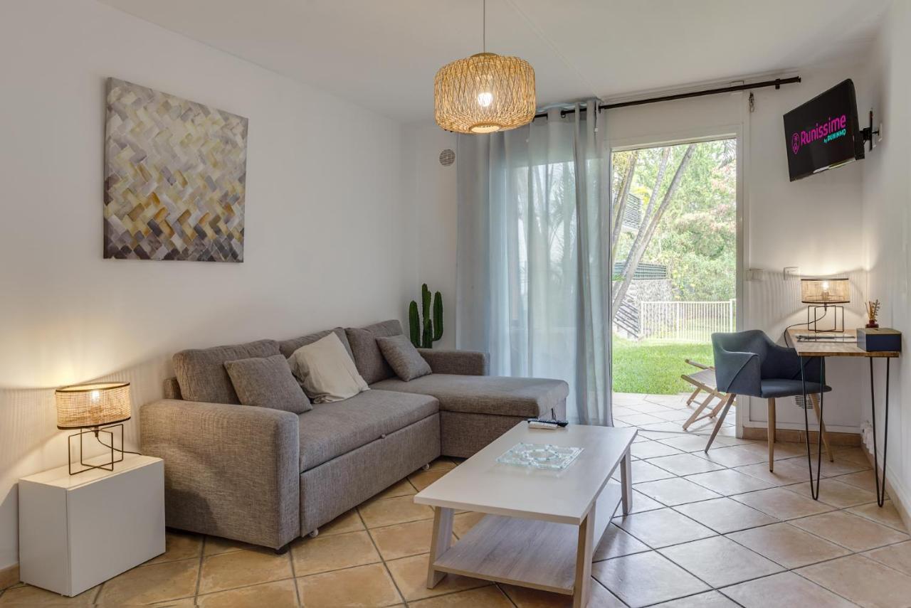 Le Saint-Gilles - Studio A St-Gilles-Les-Bains - Situe Dans Residence Privee Avec Piscine Eksteriør billede
